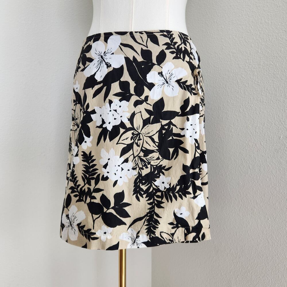Vintage Y2K Black White Khaki Floral Cotton Wrap Mini Skirt Resort Coastal 14